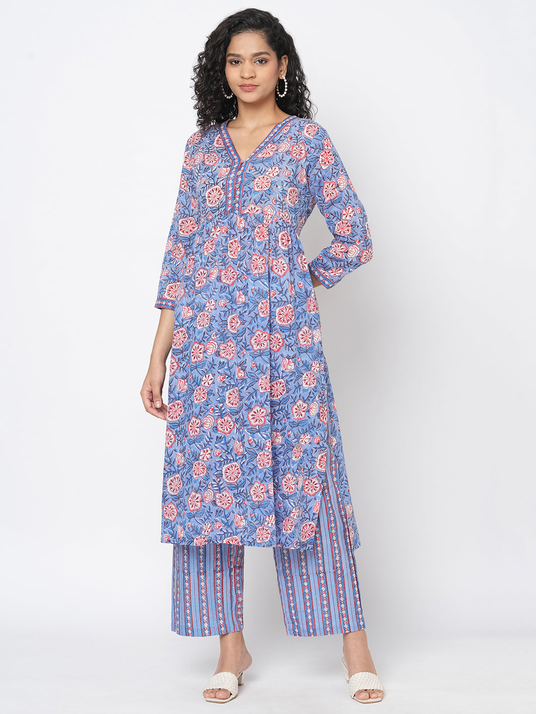 Women Self Design Khadi Cotton Anarkali Kurta Price in India, Full  Specifications & Offers | DTashion.com